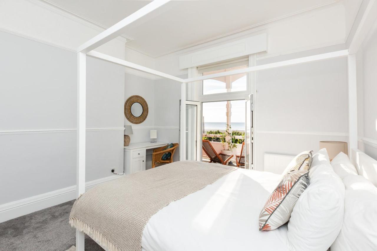 Appartamento A View Of The Bay- Panoramic Sea Views- Sleeps 4 Westgate-on-Sea Esterno foto