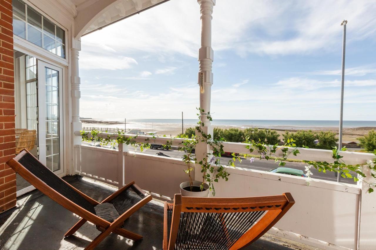 Appartamento A View Of The Bay- Panoramic Sea Views- Sleeps 4 Westgate-on-Sea Esterno foto
