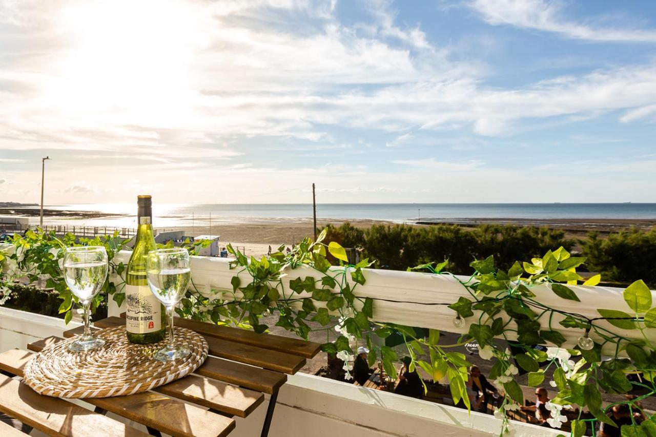 Appartamento A View Of The Bay- Panoramic Sea Views- Sleeps 4 Westgate-on-Sea Esterno foto